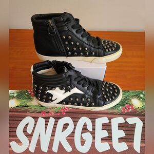 VINTAGE HAVANA BLACK STUDDED LOW TOP WOMEN'S SNEAKER SZ 6 STREET TREND ZIPPER